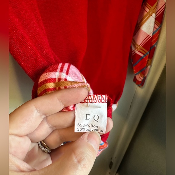 EQ- red sweater plaid colourful trim. Slight pilling. Beautiful sweater - Picture 4 of 9